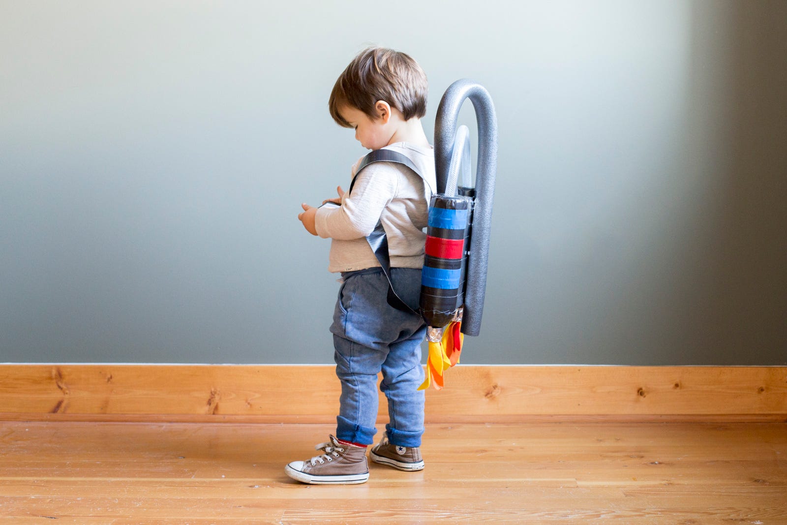 How to Make an Astronaut Costume for Halloween