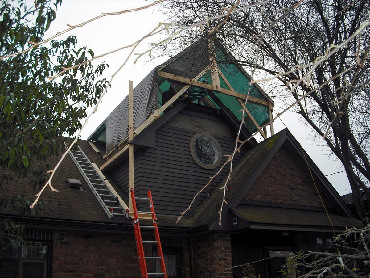How to Install Tarp Protection to Keep a Project Safe