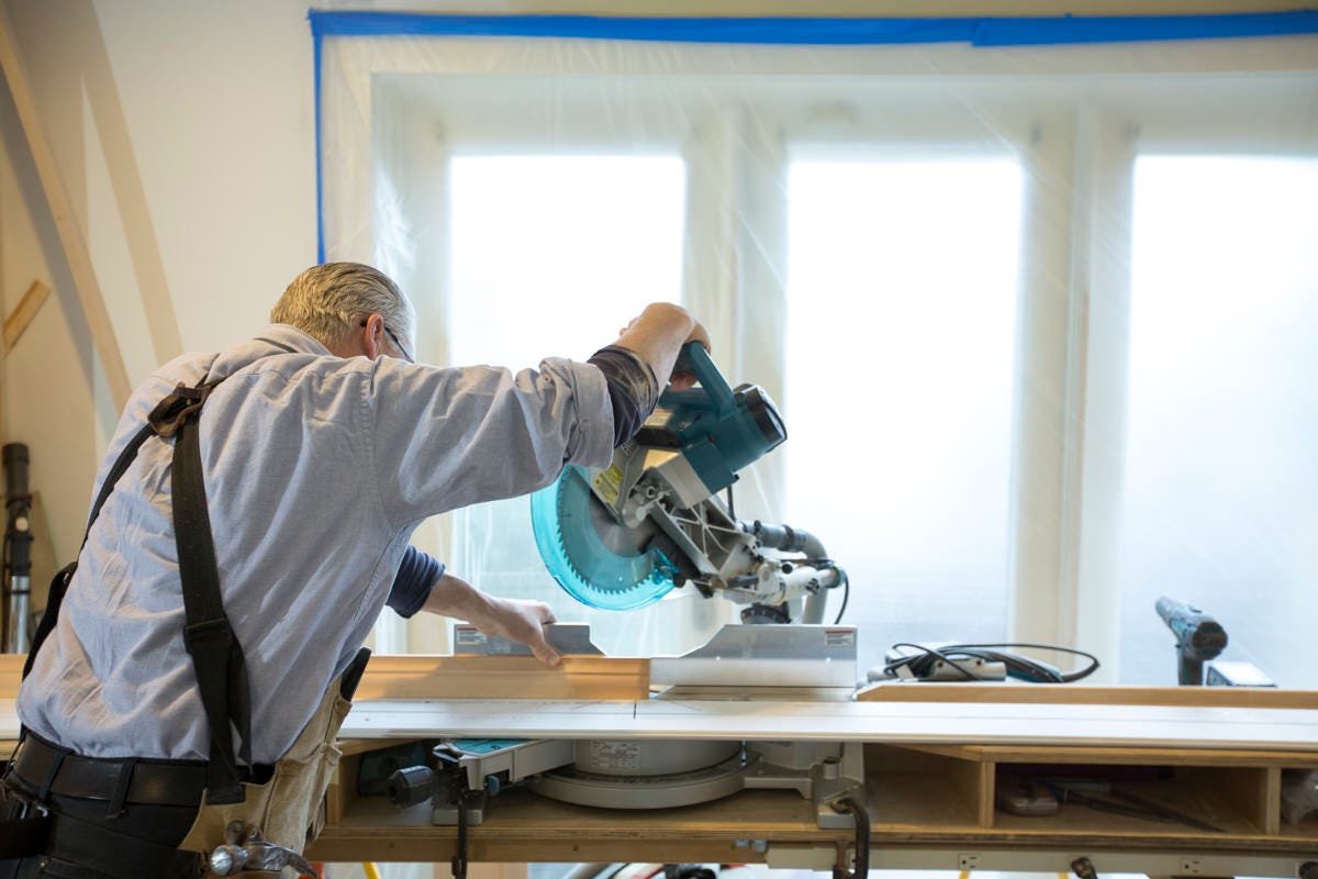 How to Install Crown Moulding