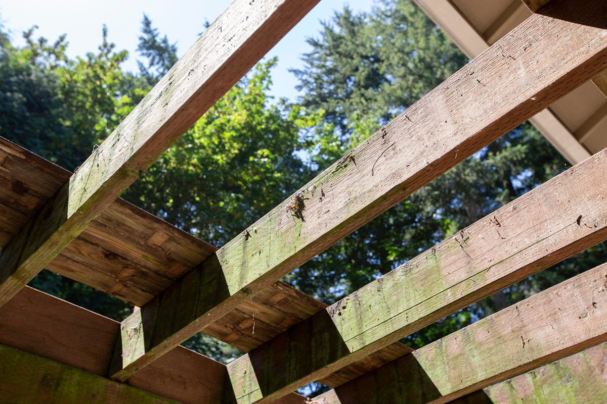 What to Consider When Resurfacing a Deck