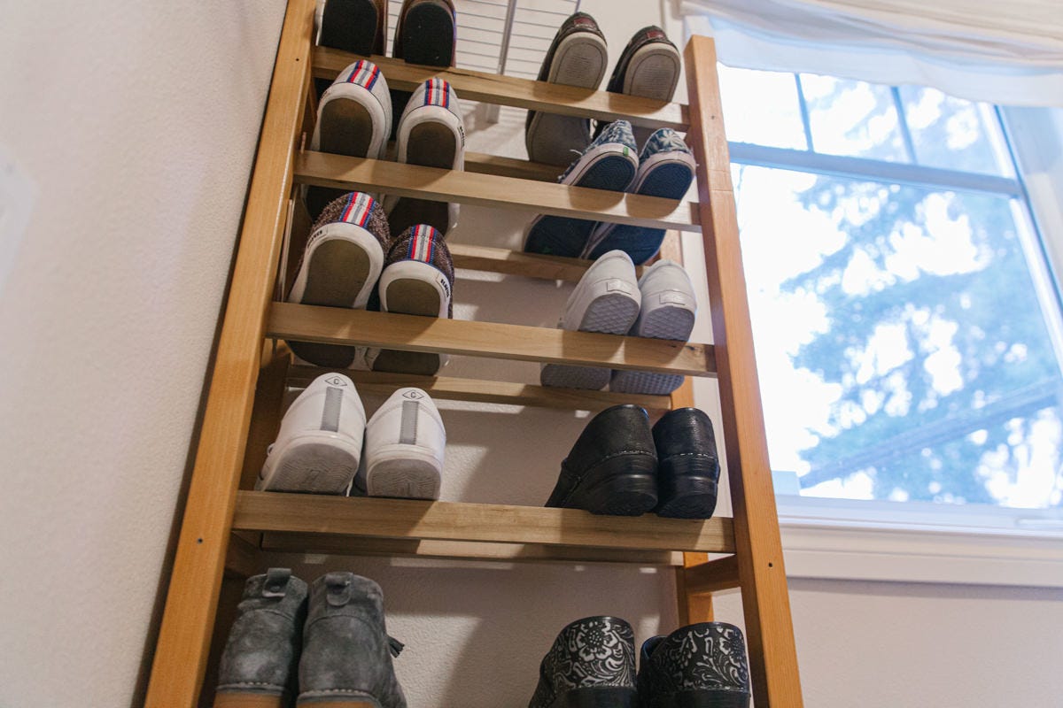How to Build A Wooden Vertical Shoe Rack
