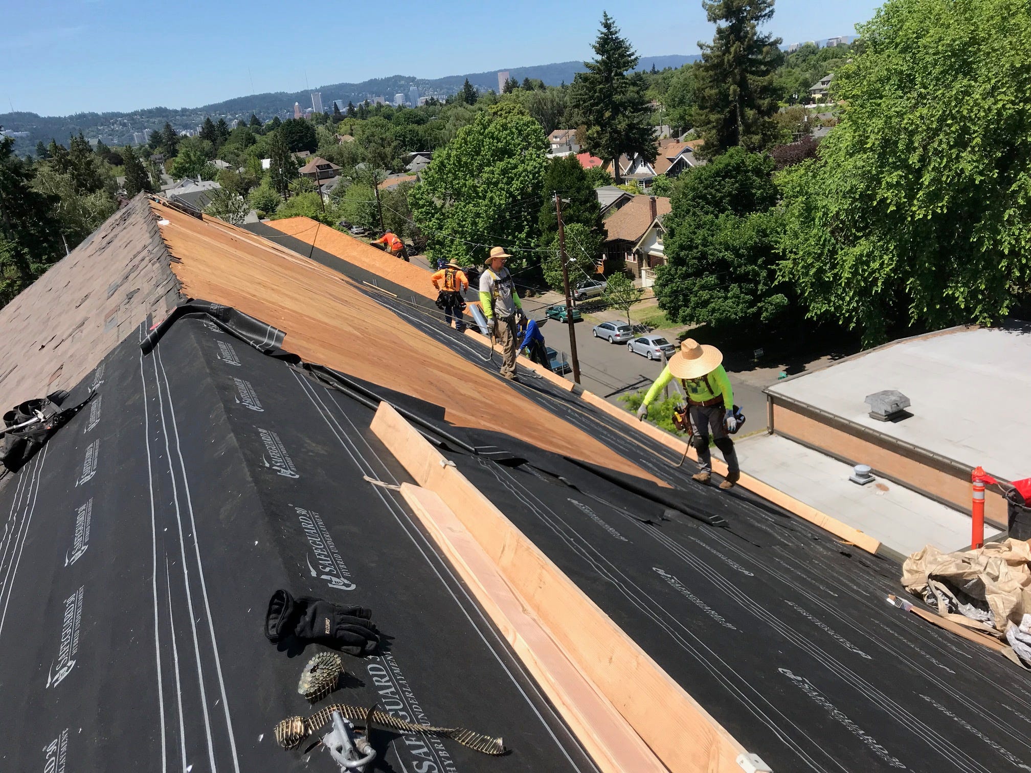 A Look at SafeGuard30: a Hybrid Roofing Underlayment