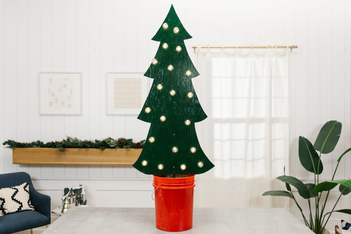 How To Make an Outdoor Christmas Tree