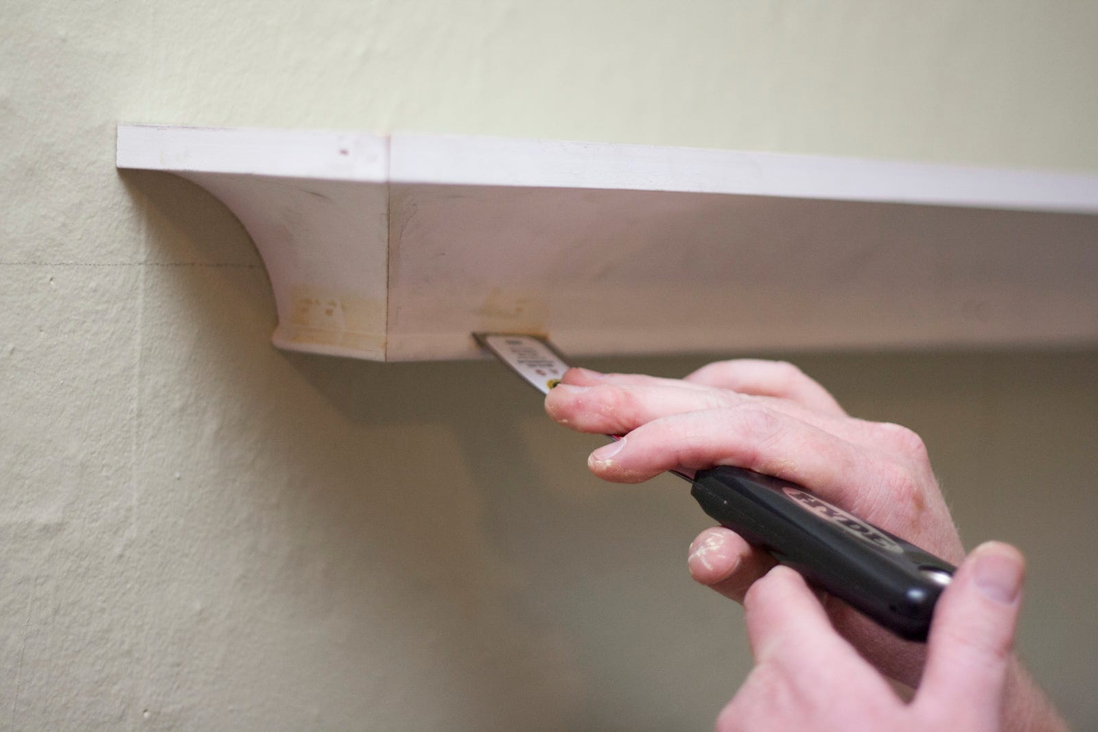 fill crown moulding divots