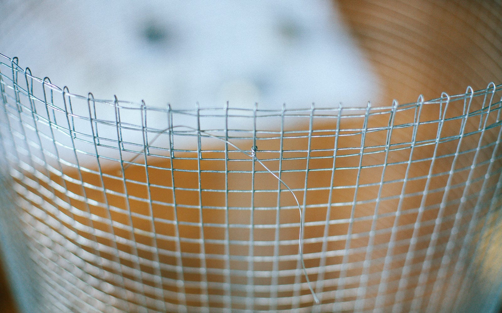 laundry basket rim