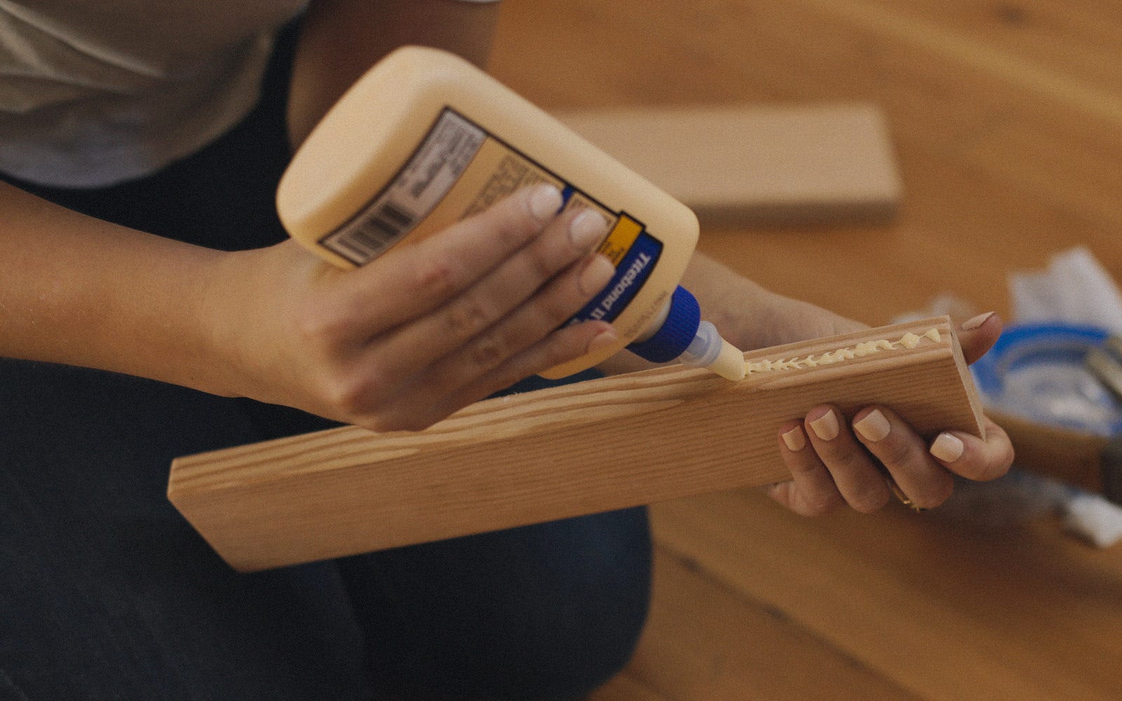 glueing wood tablet stand glueing wood tablet stand