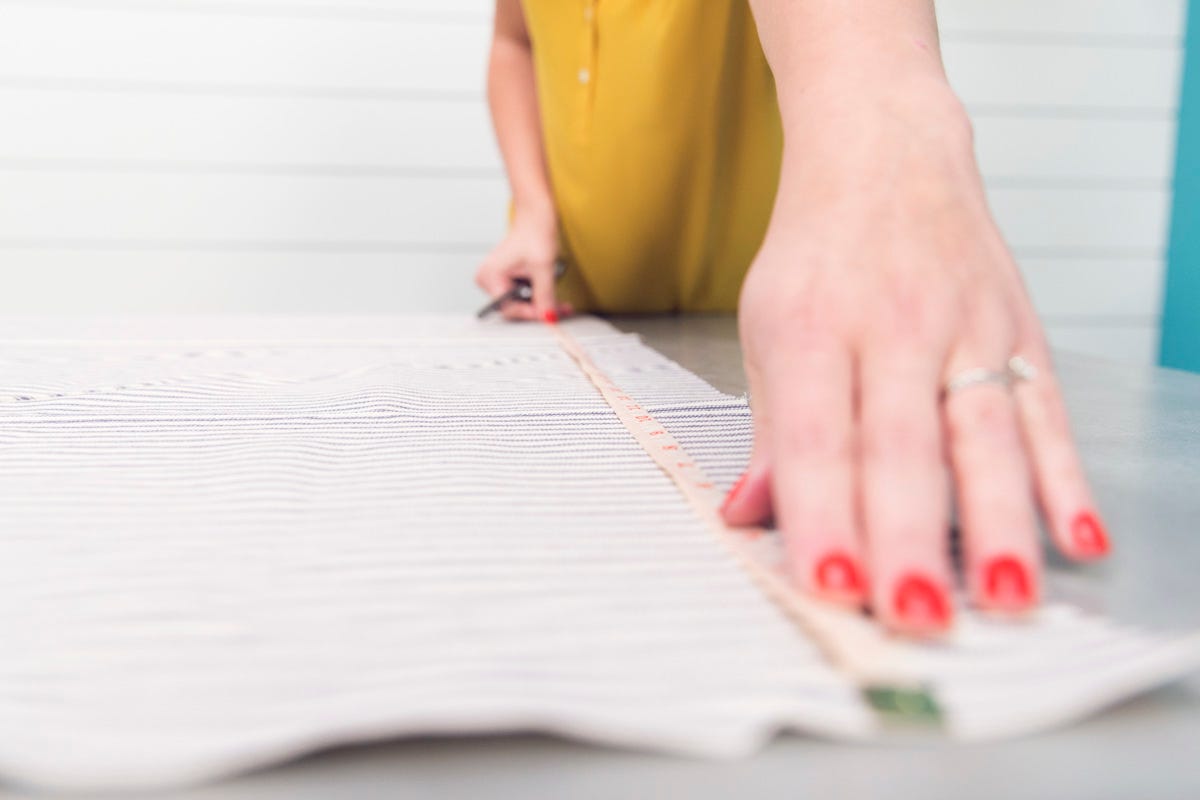 measuring apron fabric