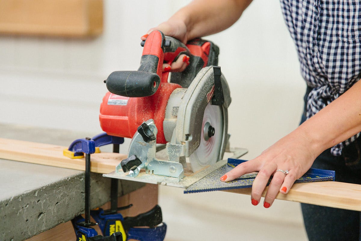 cutting with circular saw cutting with circular saw