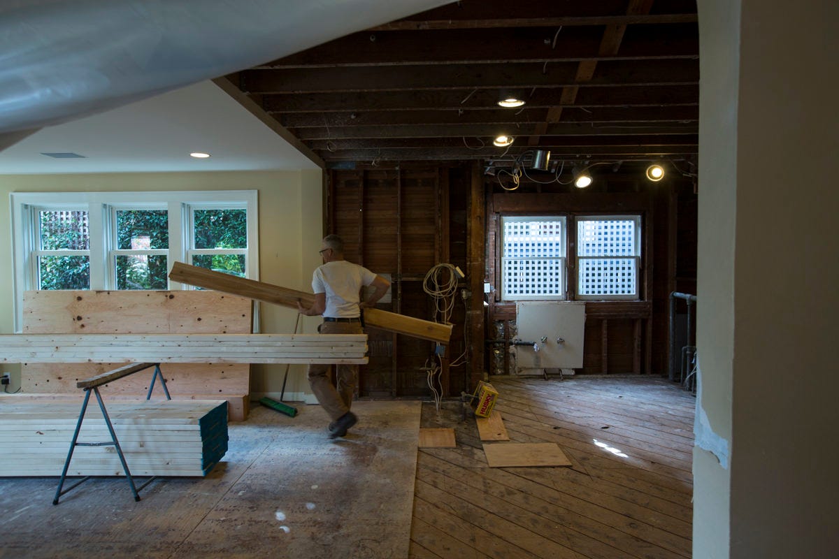 carpenter remodeling home